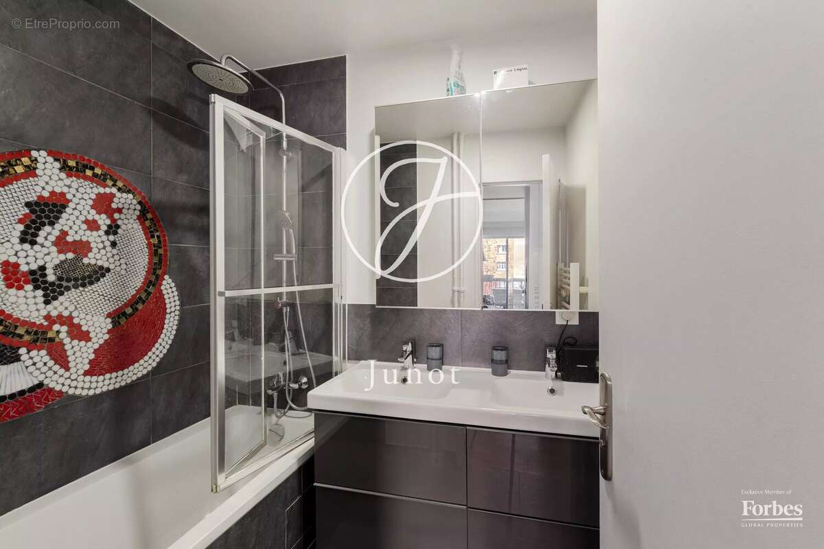 Appartement à PARIS-18E