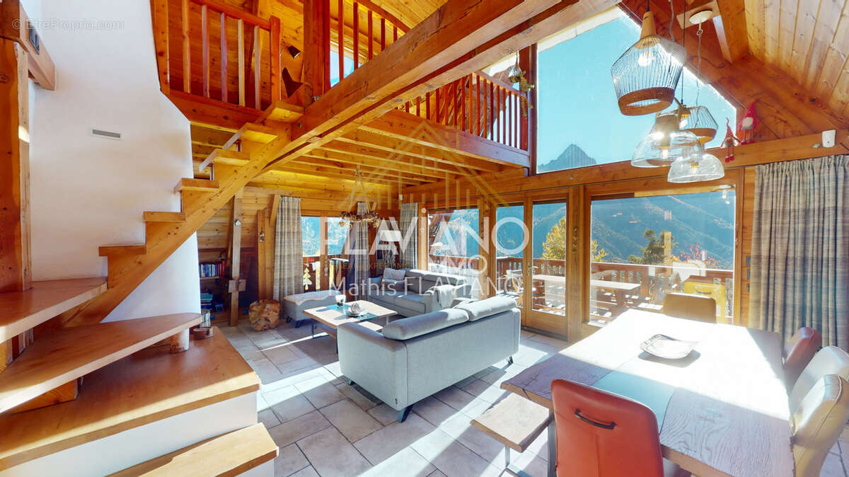 Maison à UVERNET-FOURS