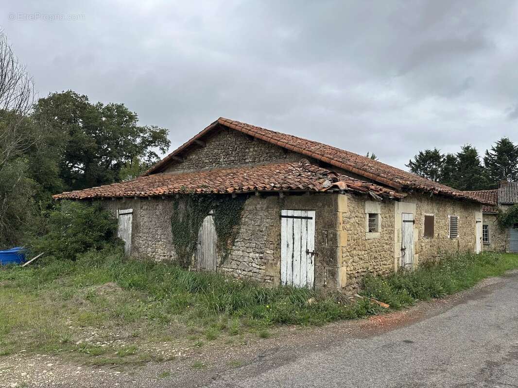 Maison à MAUPREVOIR