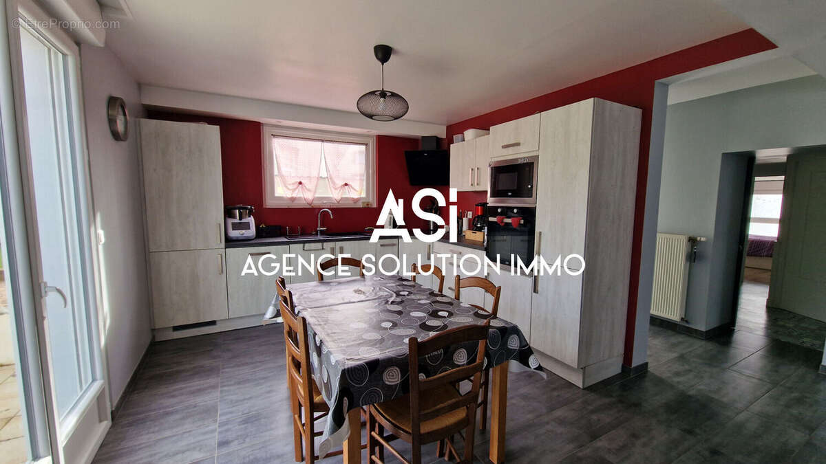 Maison à L'HUISSERIE