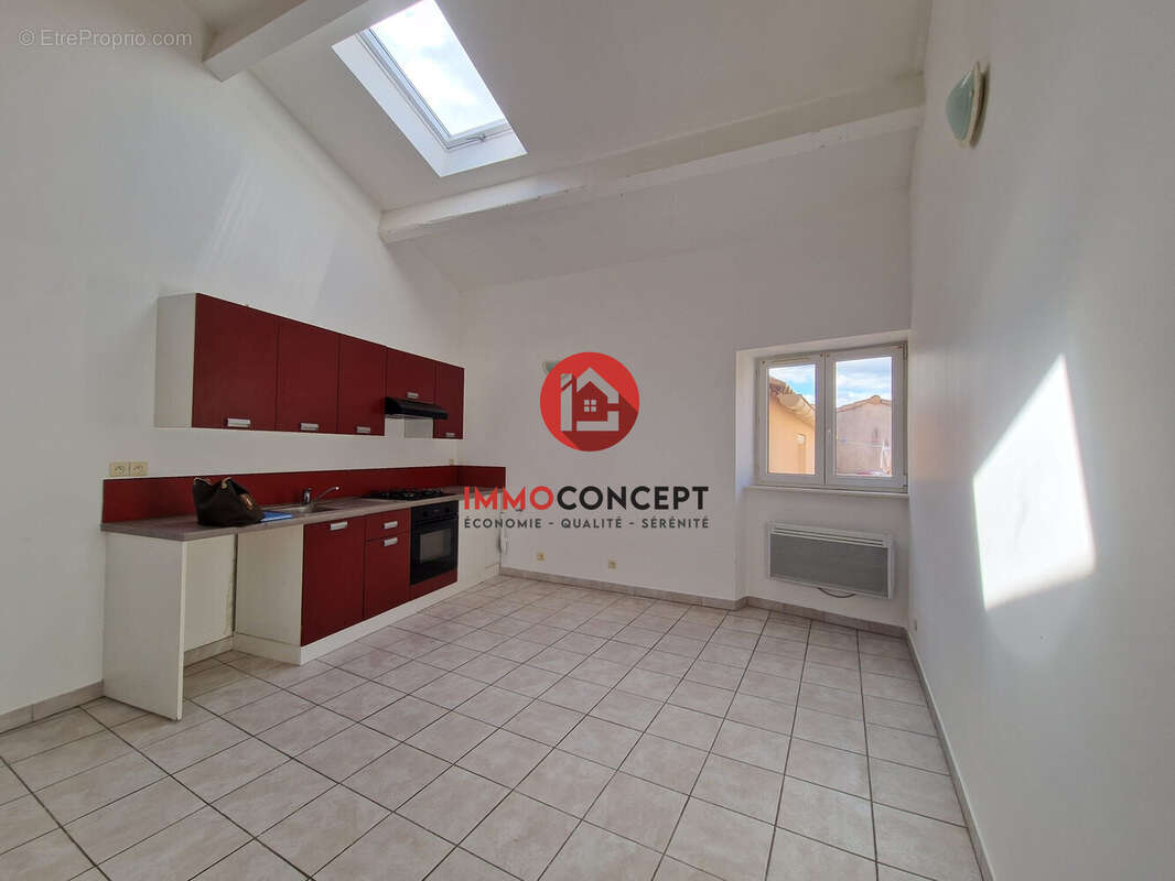 Appartement à BAGNOLS-SUR-CEZE