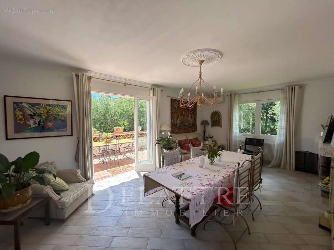 Maison à OPIO