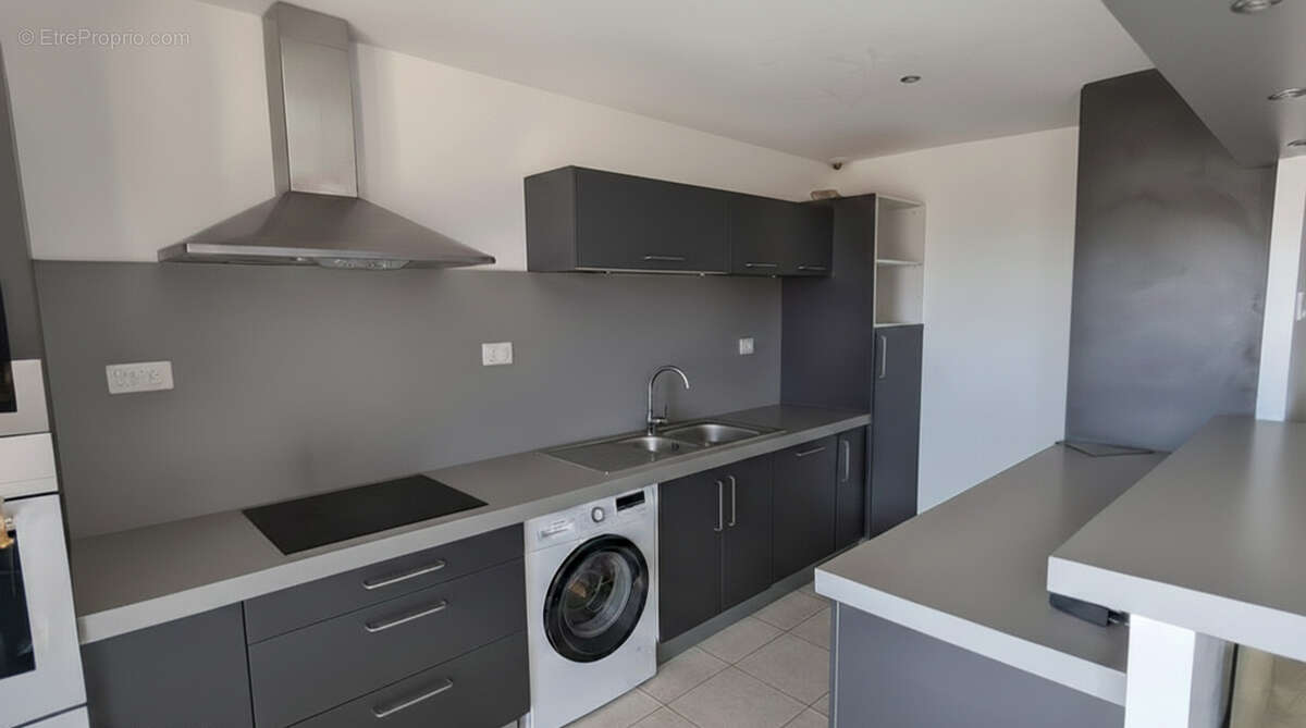 Appartement à ONET-LE-CHATEAU