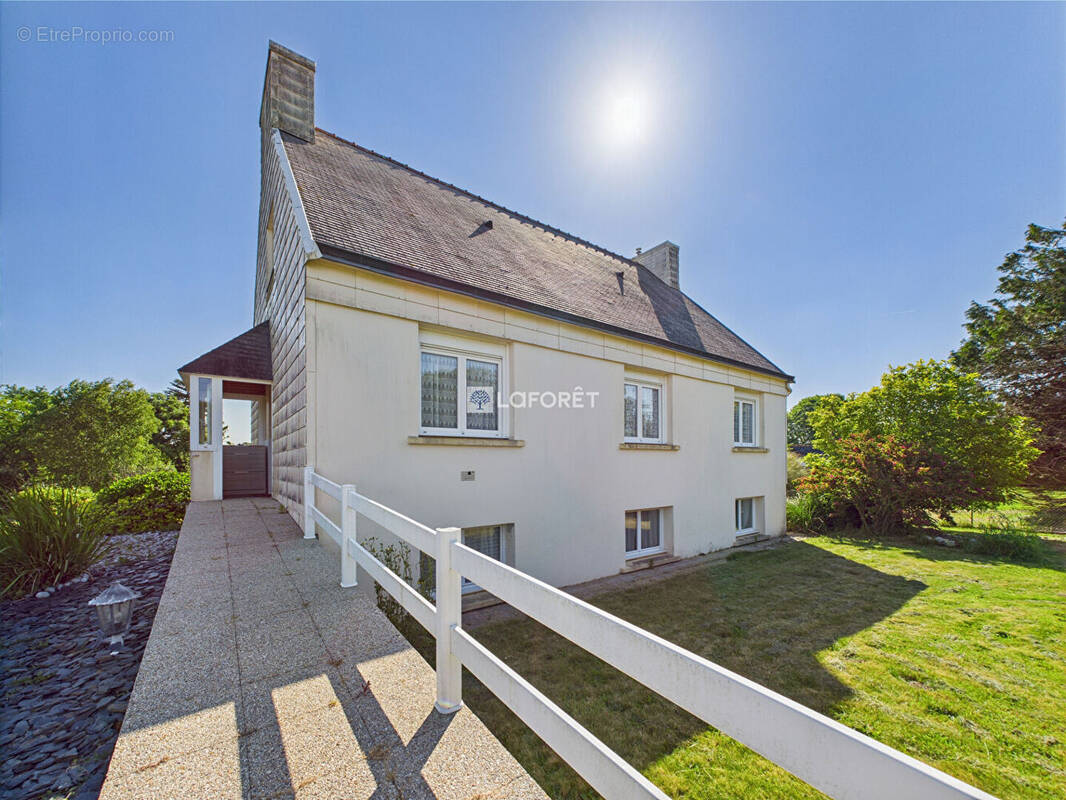 Maison à PLONEOUR-LANVERN