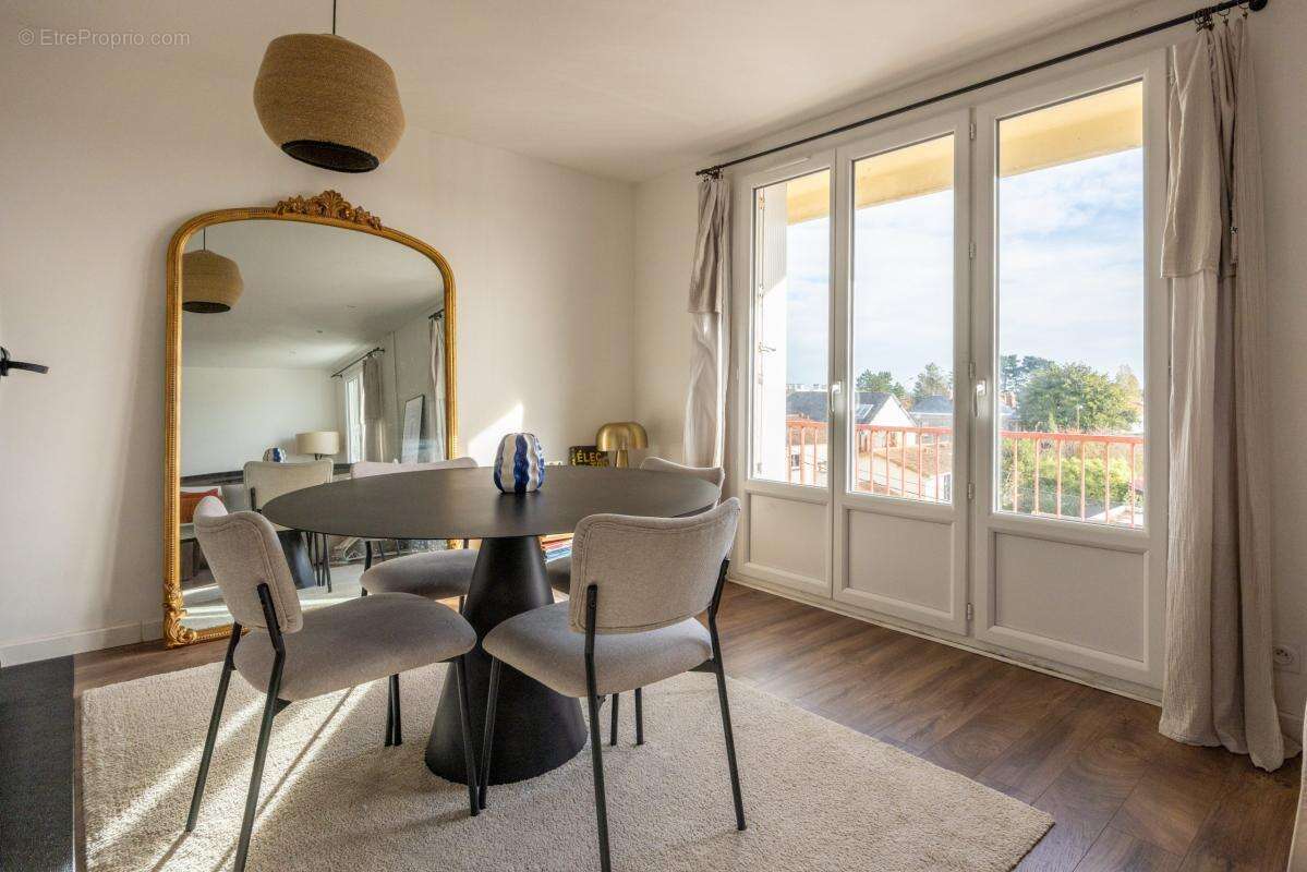 Appartement à SAINT-SEBASTIEN-SUR-LOIRE