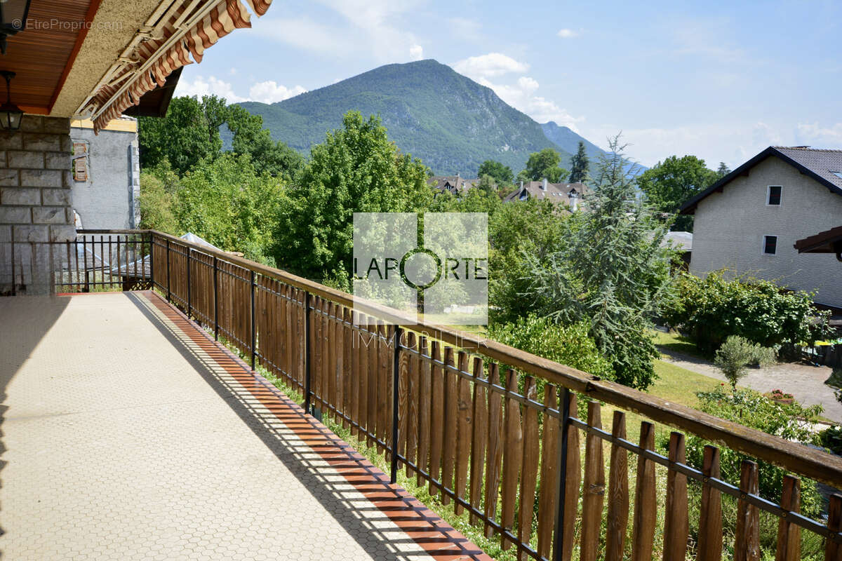 Sur les hauteurs d'Annecy-le-Vieux, Une propriété aux volumes généreux et au potentiel remarquable - photo 12