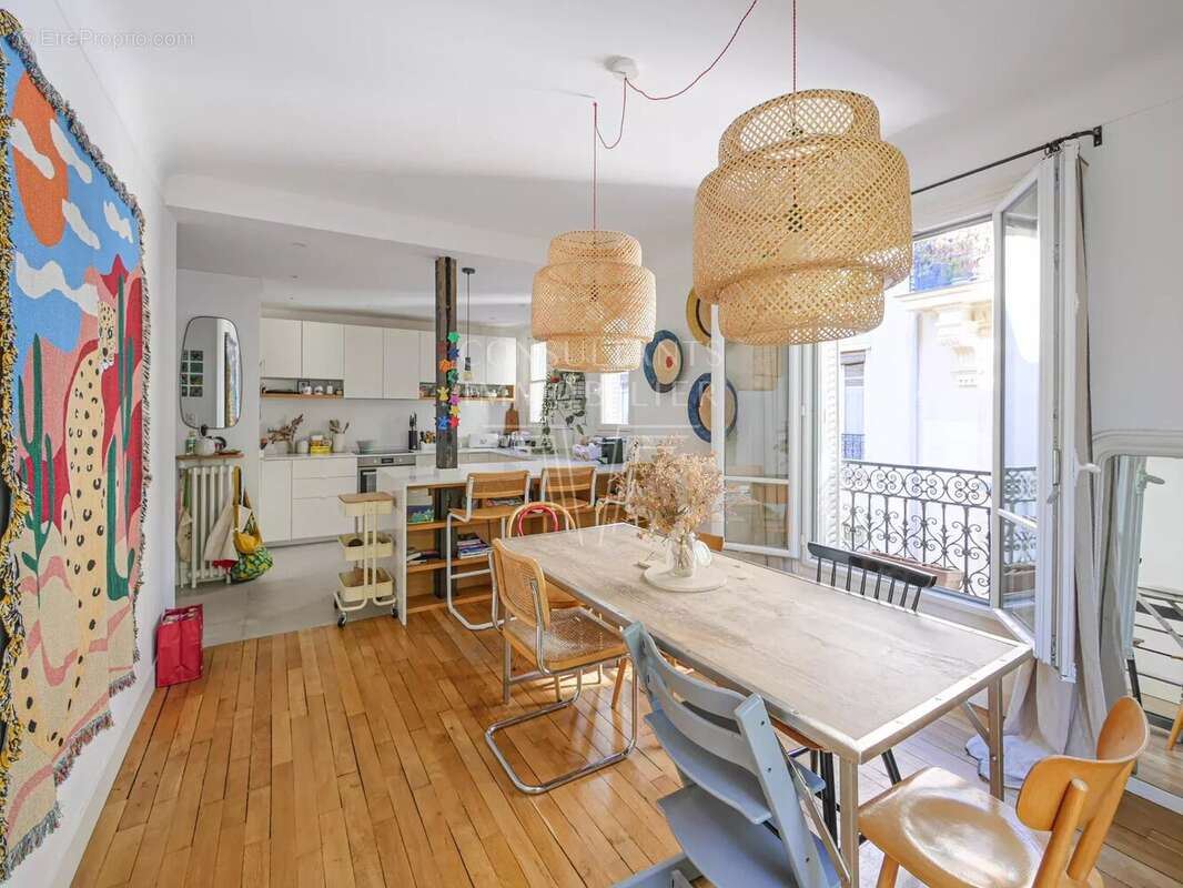 Appartement à PARIS-16E