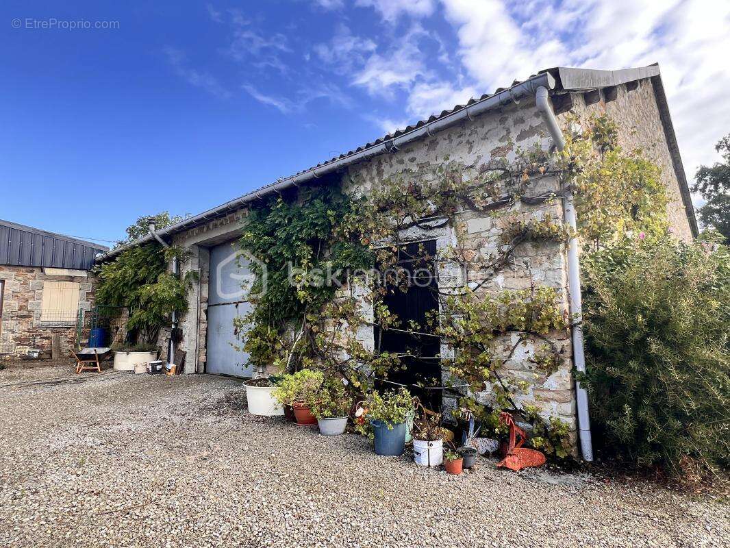 Maison à SAINT-COULITZ