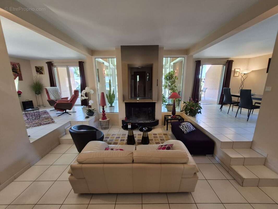À vendre, Castelnau-Magnoac (Hautes-Pyrénées): Villa d'architecte 4 chambres, espace de vie ouvert, un garage/atelier et une pis - photo 7