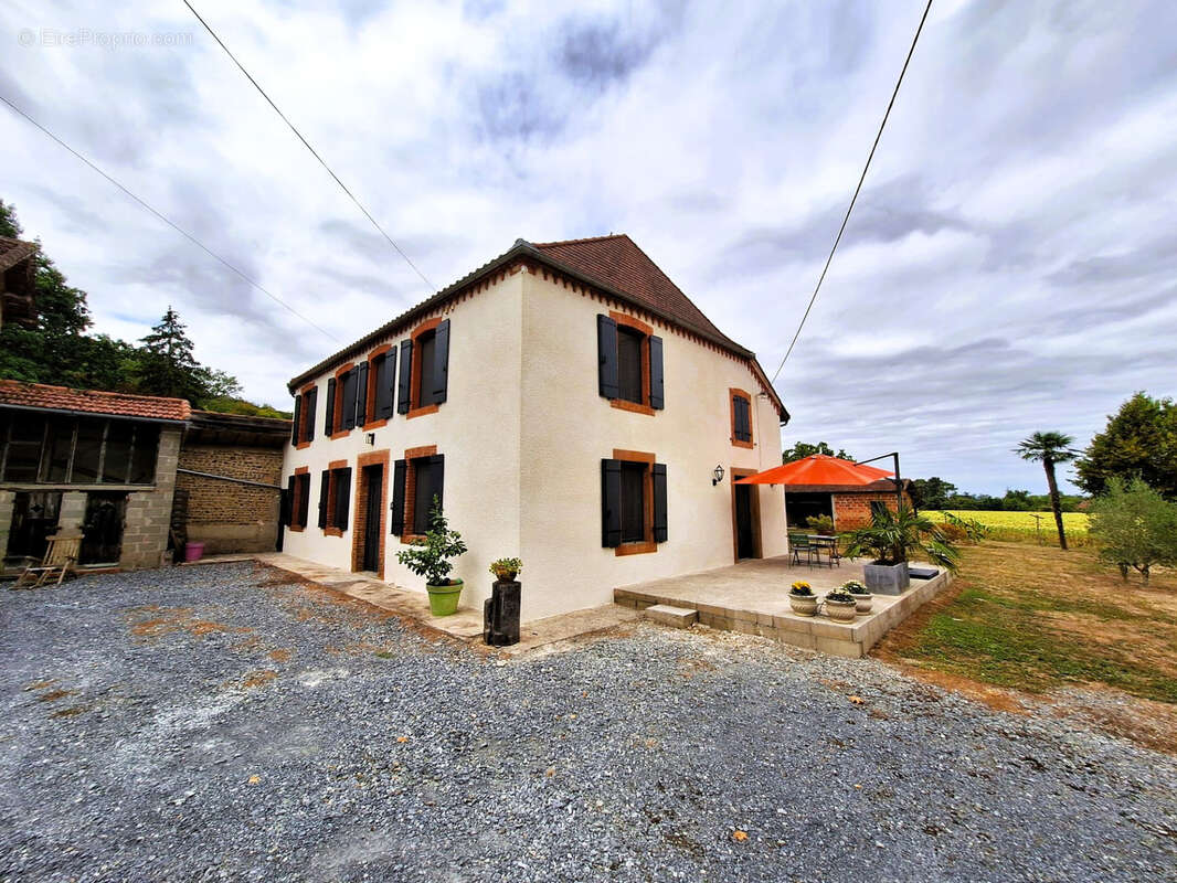 Charmante maison Gasconne 145m² Habitable avec 185m² de dépendances sur 1300m² de terrain - photo 28