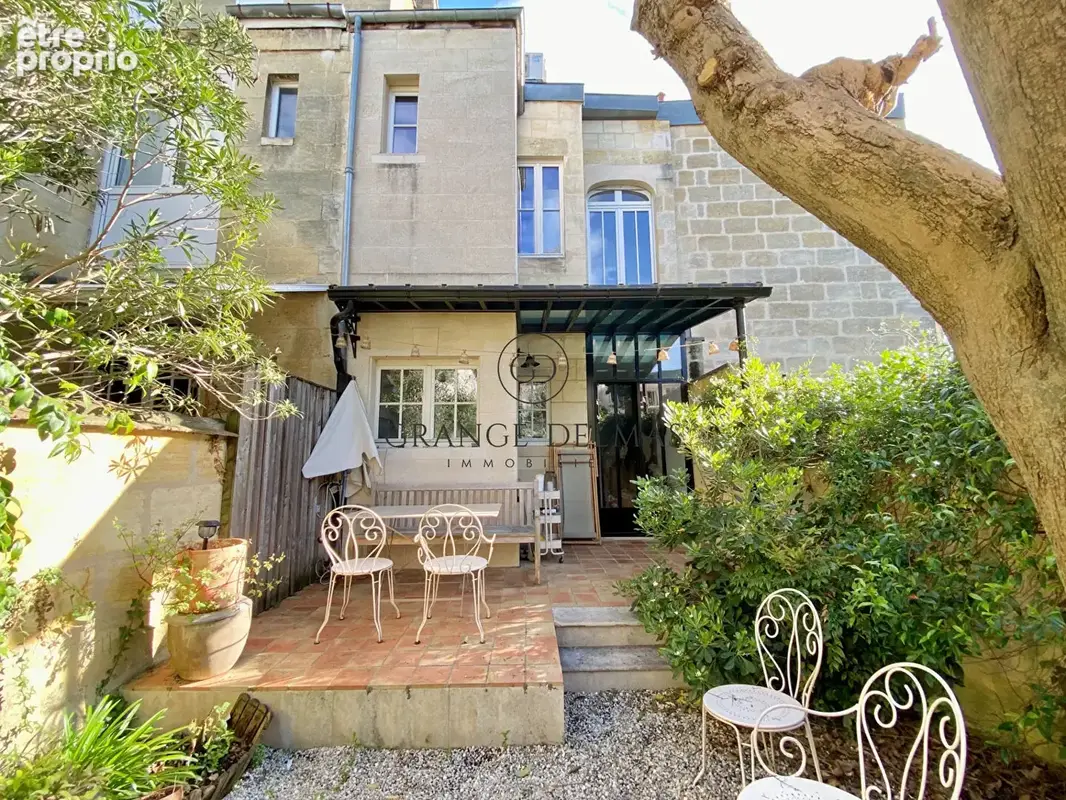 SAINT-SEURIN - Maison rénovée - 4 chambres - Jardin et cave - Prestations anciennes - photo 2
