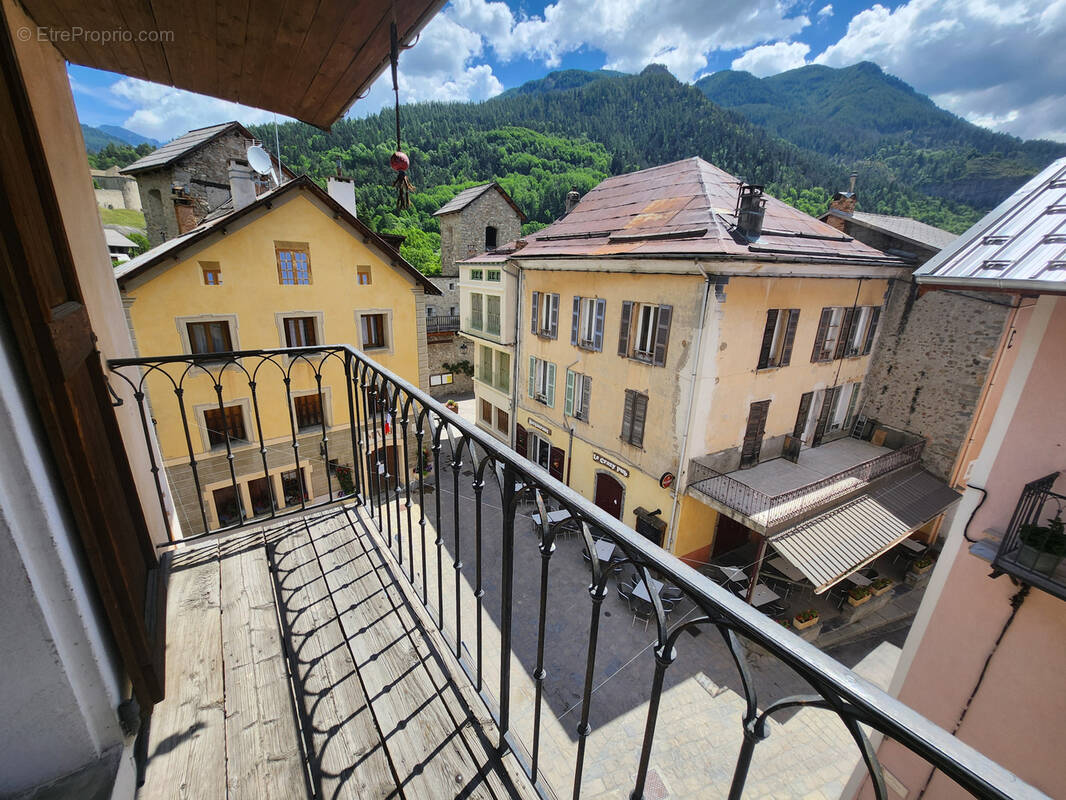 Appartement à COLMARS