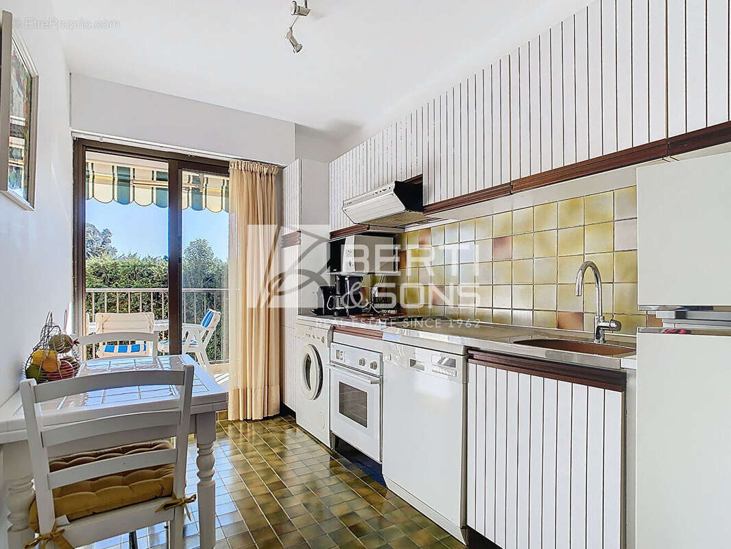 Appartement à MANDELIEU-LA-NAPOULE