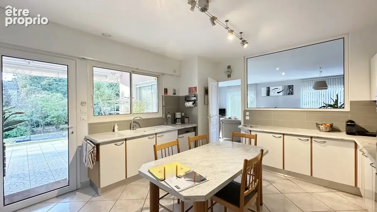 Maison contemporaine de type t5 de 173 m2  + garage de 40 m2 sur terrain de 4059 m2 - photo 8