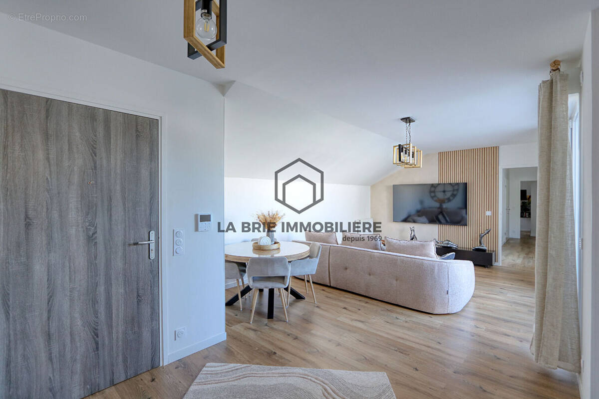 Appartement à BRIE-COMTE-ROBERT
