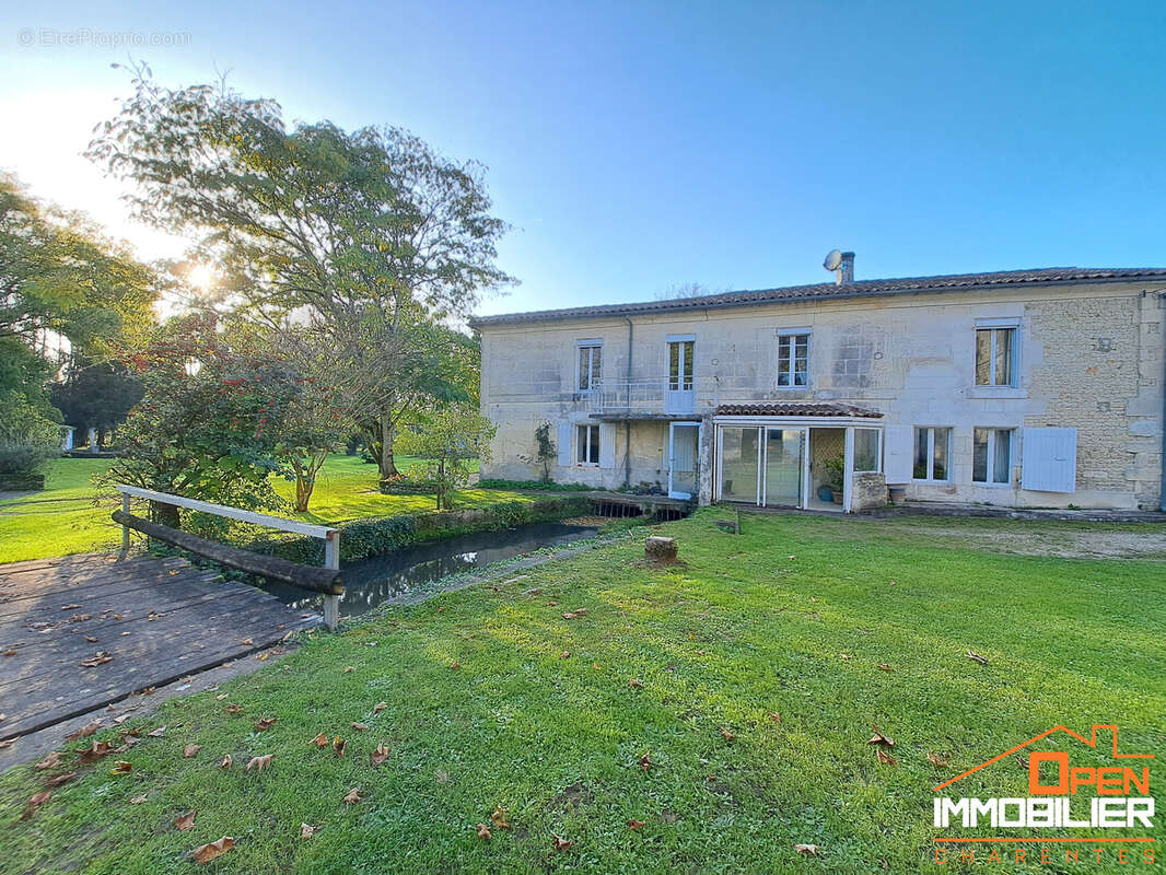 Maison à CRITEUIL-LA-MAGDELEINE