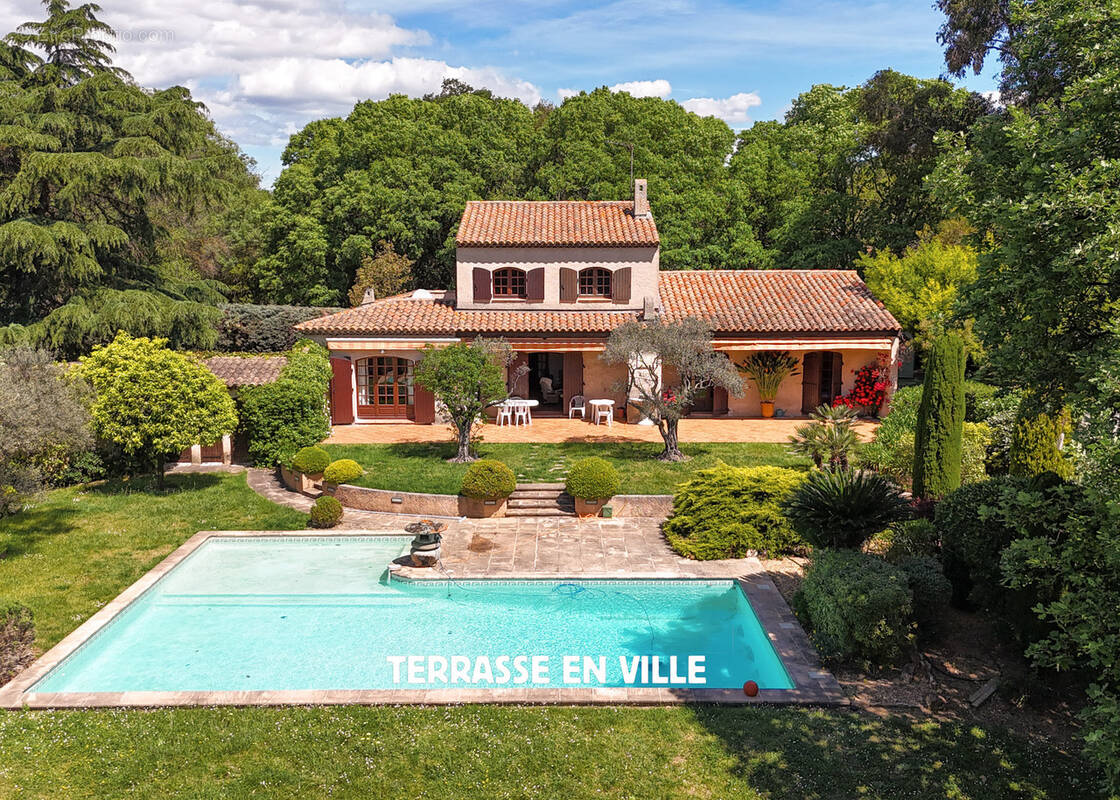 Maison à HYERES