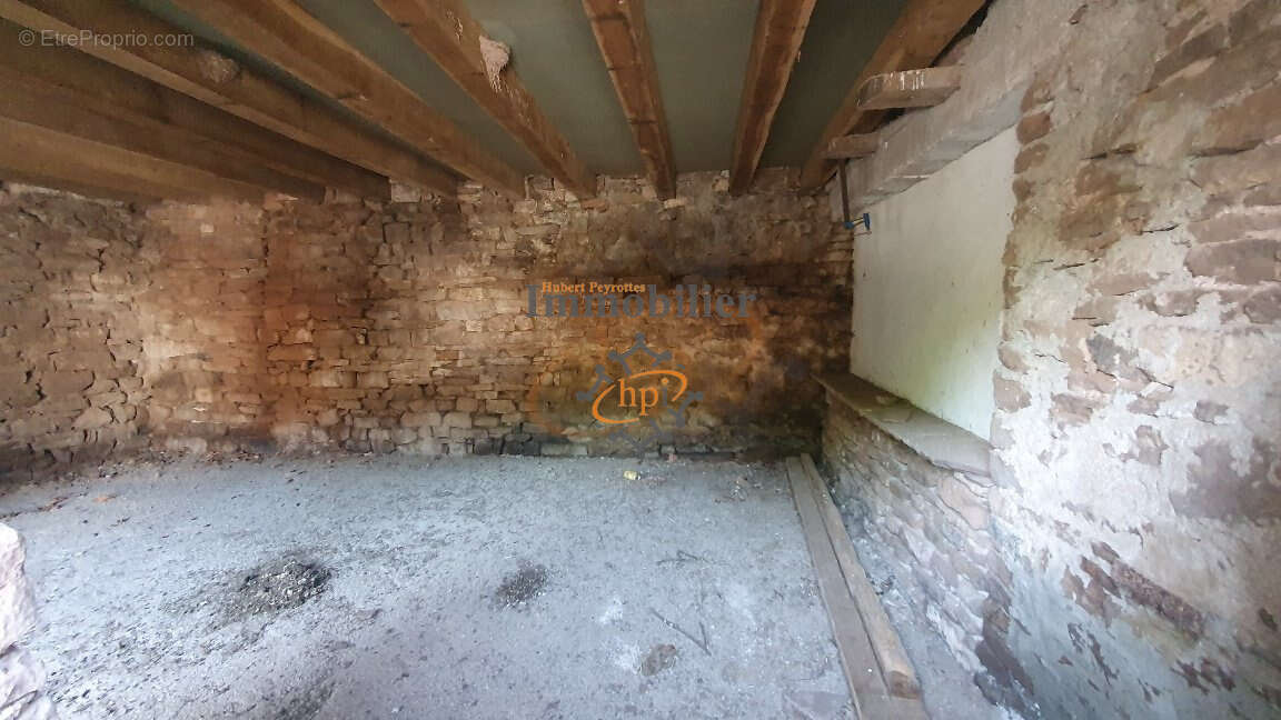 Maison à SAINT-JUERY