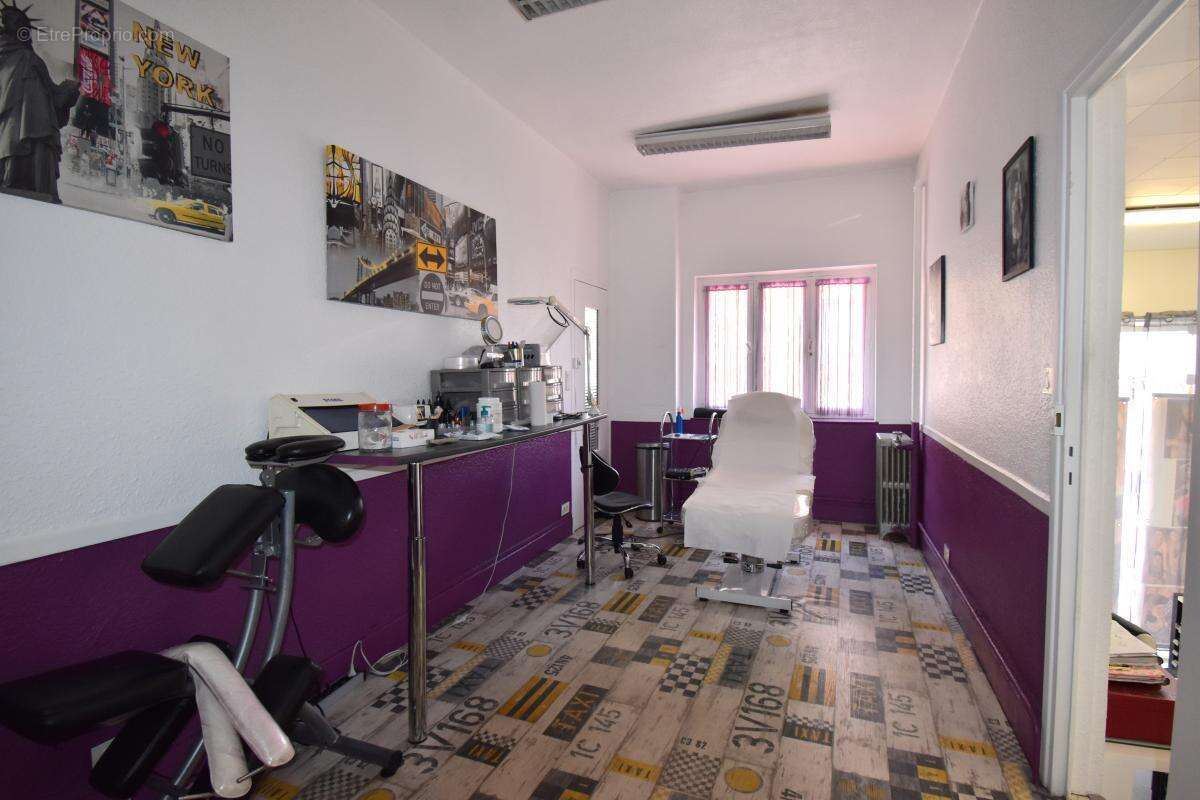 Commerce à MONTCEAU-LES-MINES