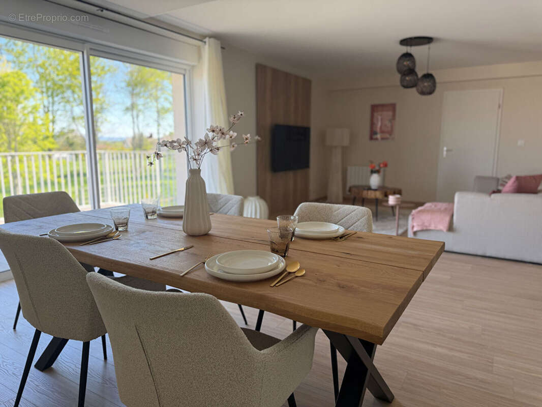 Appartement à LE DESCHAUX