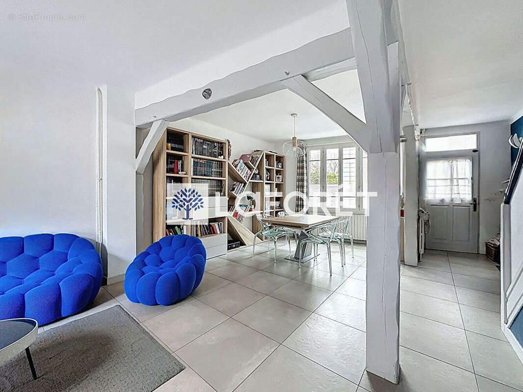 Maison à SAINT-NOM-LA-BRETECHE