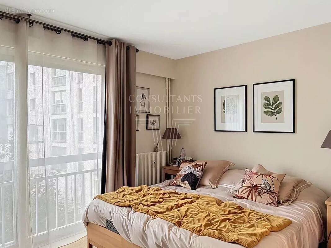 Appartement à NEUILLY-SUR-SEINE