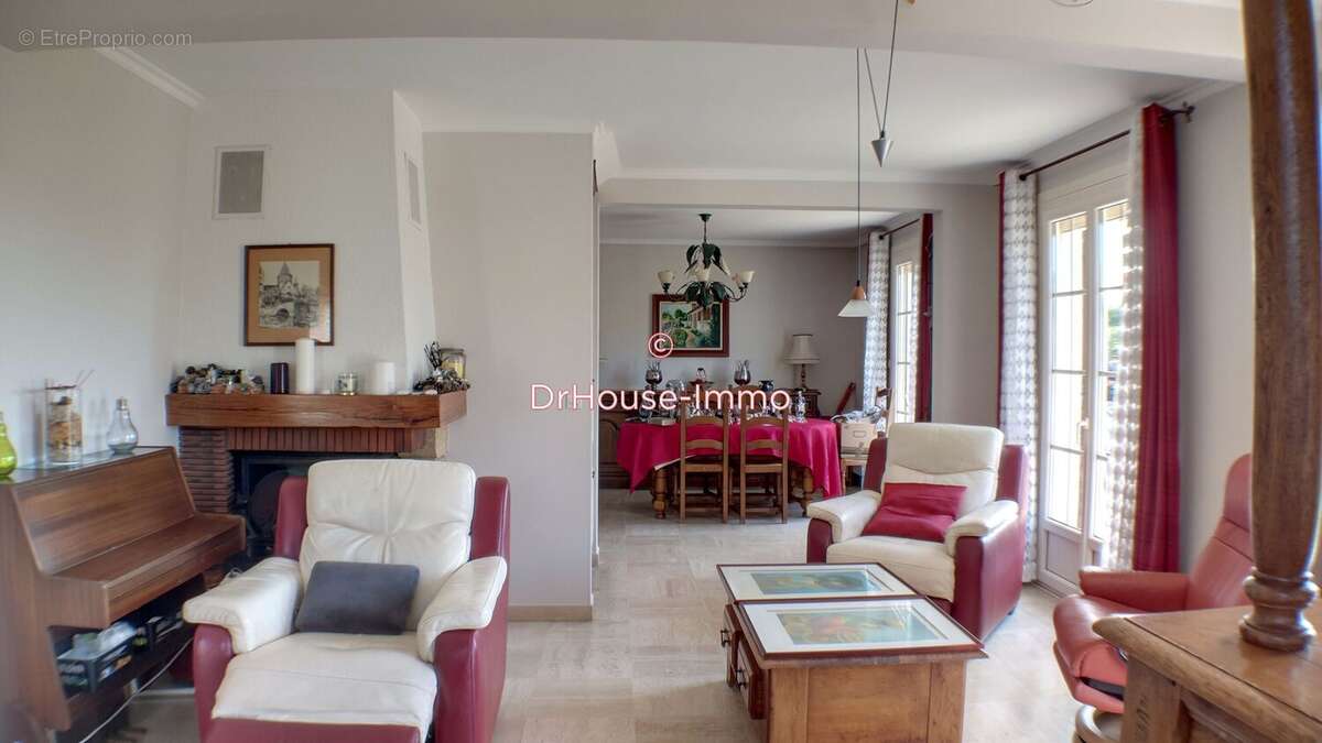 Maison à CONCHES-SUR-GONDOIRE