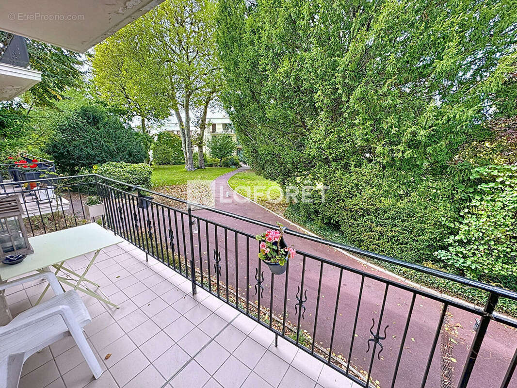 Appartement à SAINT-NOM-LA-BRETECHE