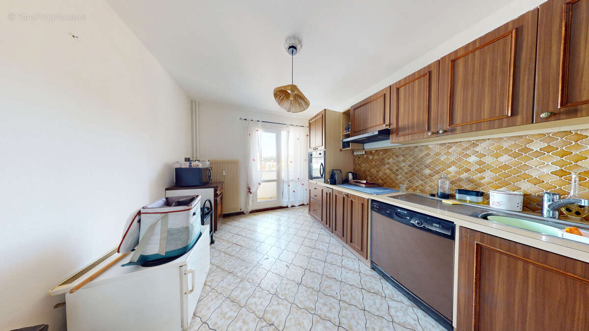 Appartement à SAINT-ETIENNE