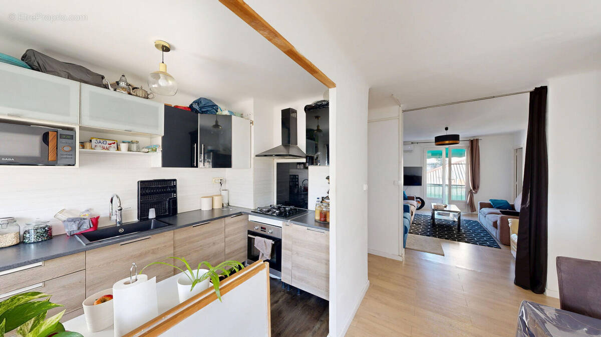 Appartement à MARSEILLE-5E