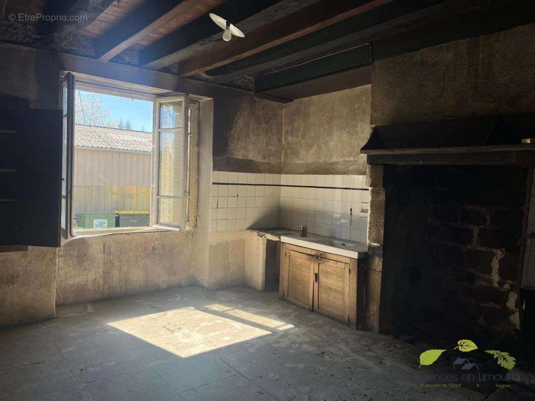 Maison à SAINT-HILAIRE-LES-COURBES