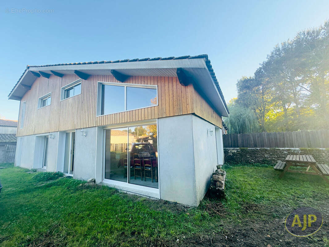 Maison à SAINT-LAURENT-MEDOC