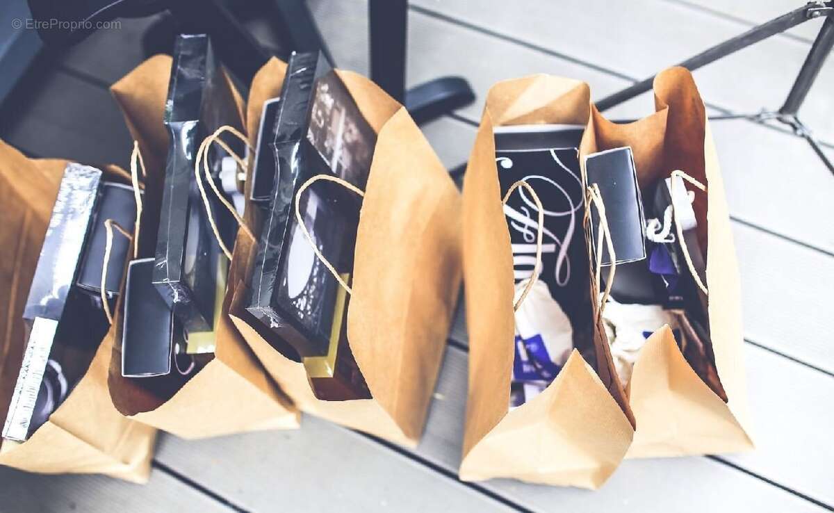 A vendre chambery dab belle boutique d'angle tout commerce sauf alimentaire - photo 2