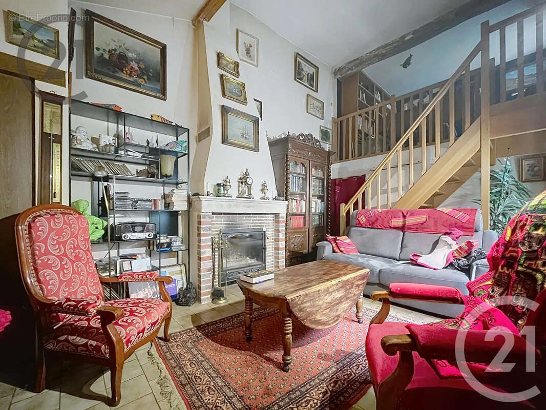 Maison 119 m² à Coulanges-La-Vineuse  - photo 9