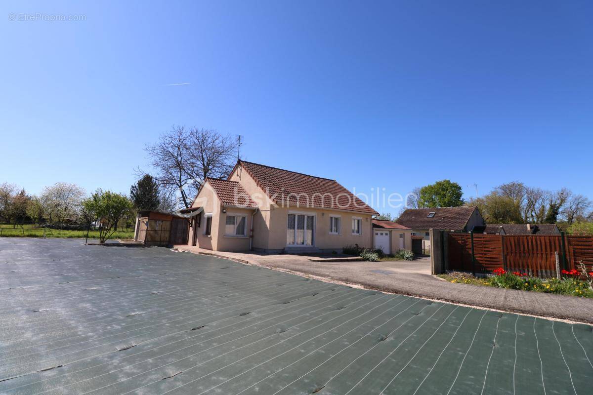 Maison à LONGUEVILLE