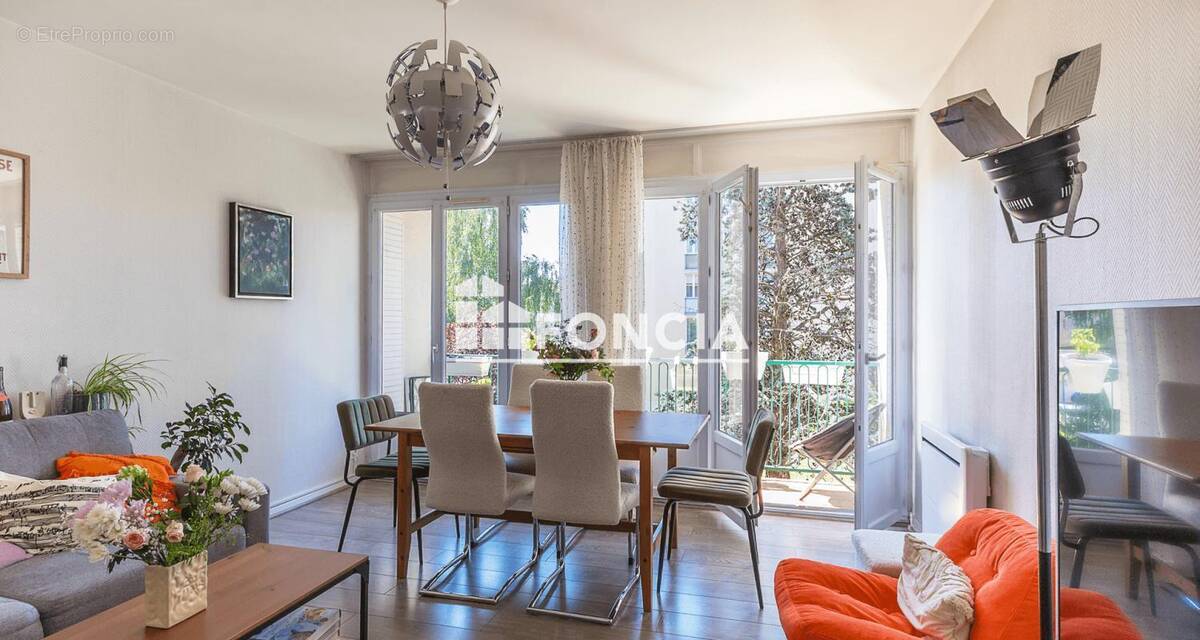 Appartement à GUILHERAND-GRANGES