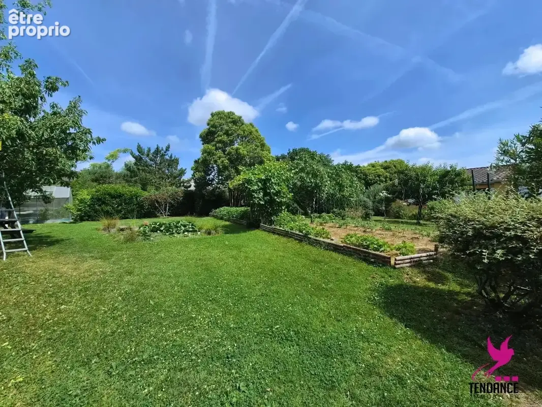 Maison familiale de 190 m² – 5 chambres, piscine et DPE A. - photo 10