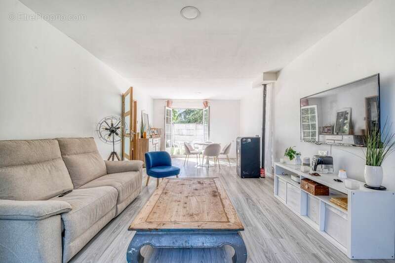 Christophe Michaudelle – EXCLUSIVITE CAPIFRANCE - vous propose à MEAUX proche de toutes commodités à pied : maison - 6 pièces -  - photo 9