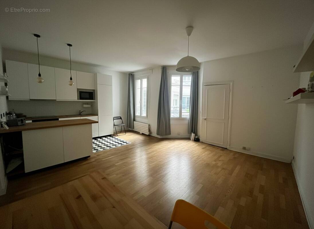 Appartement à PARIS-10E