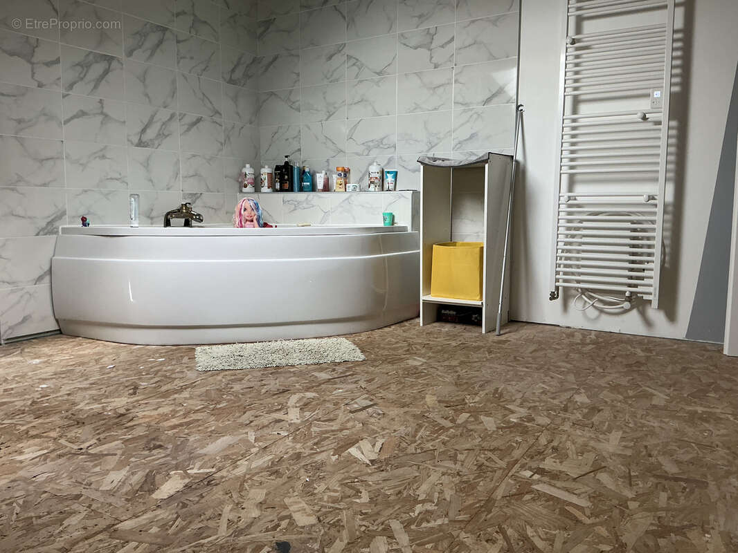 Maison à SAINT-VICTOR