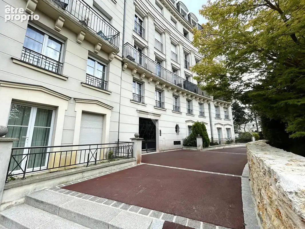Parking à LE PLESSIS-ROBINSON