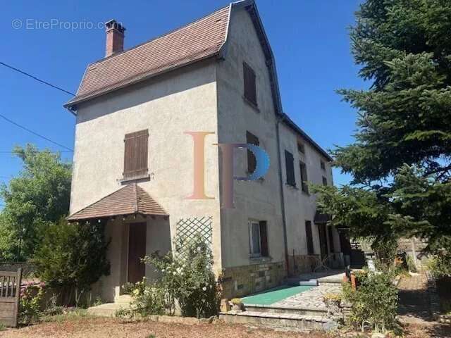 Maison à POUILLY-SOUS-CHARLIEU