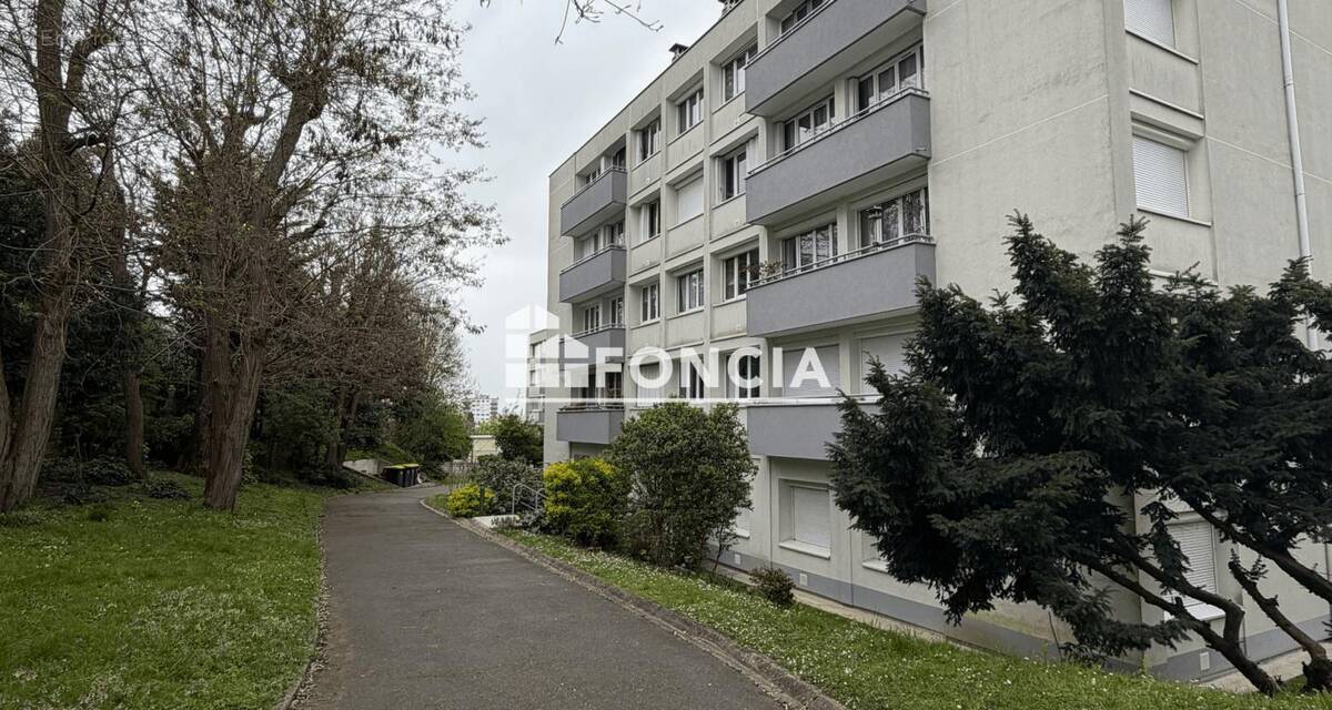 Appartement à SAINT-MAUR-DES-FOSSES