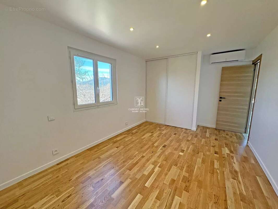 Appartement à VALBONNE