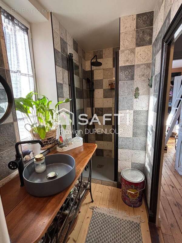 Maison 94 m² à Celles-Sur-Durolle  - photo 5