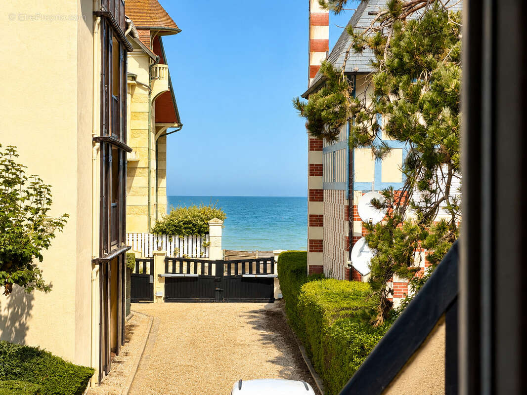 Appartement 2 pieces 28m2 entièrement rénové acces direct plage + cave + parking - photo 13