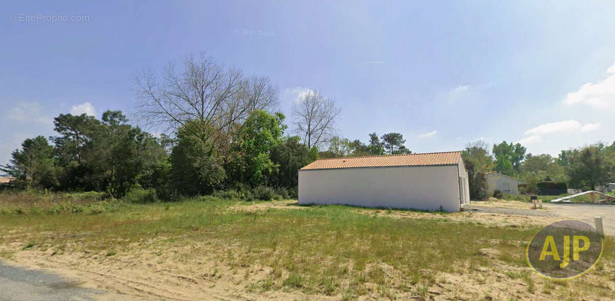 Terrain à SAINT-HILAIRE-DE-RIEZ