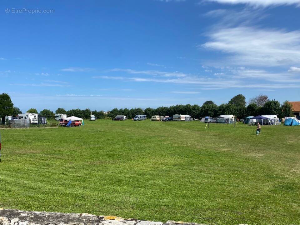 Terrain à SAINT-COME-DE-FRESNE