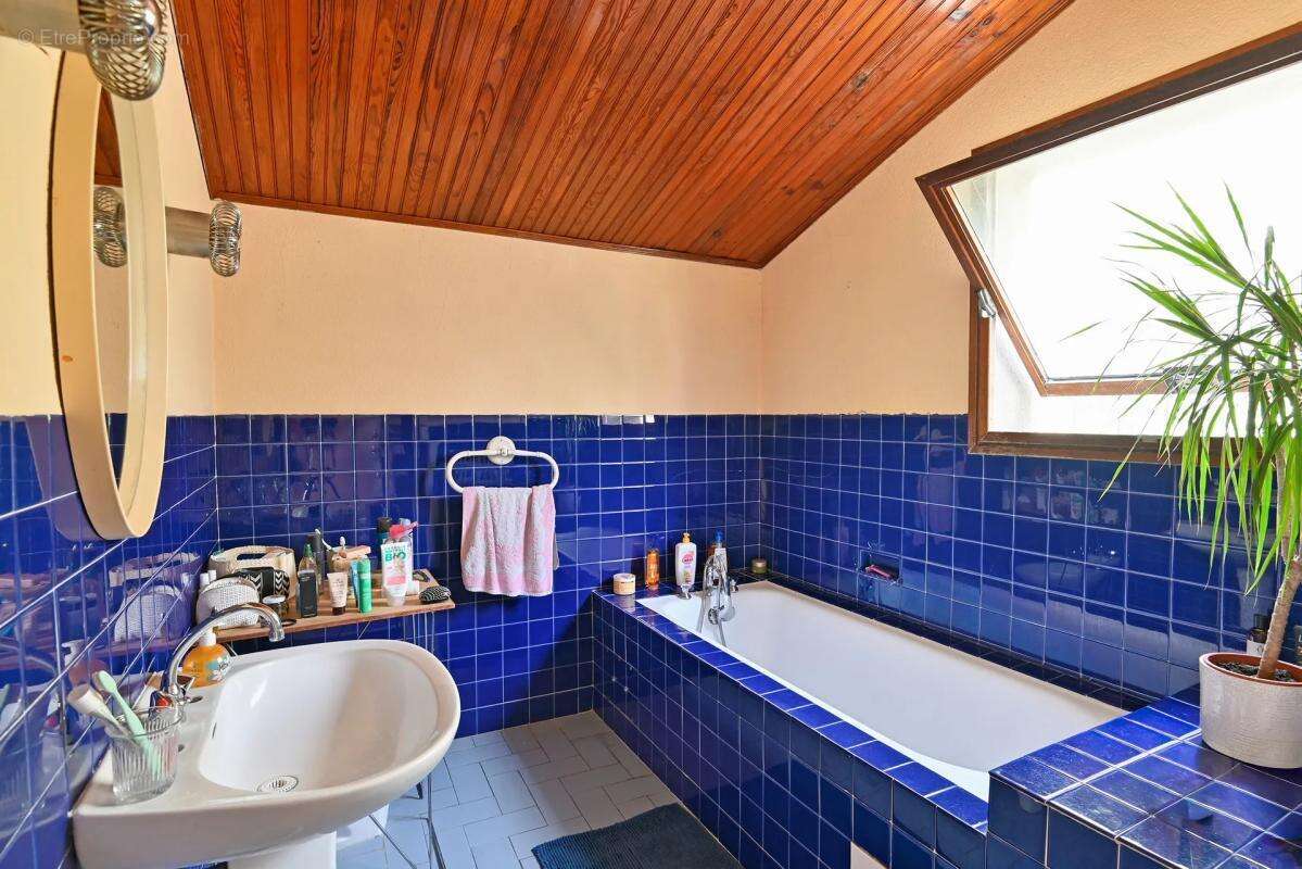 Maison de 6 pièces de 134 m² à Nîmes, Justices Vieilles - photo 12