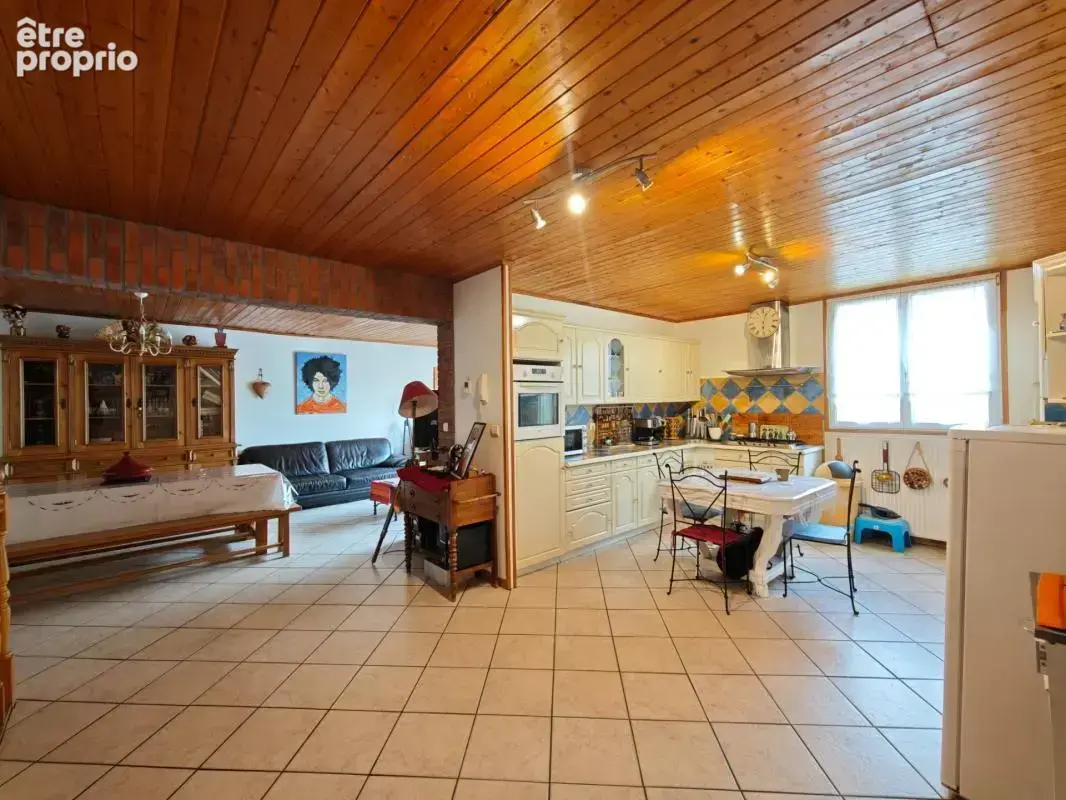 Maison de bourg avec terrasse et vue dégagée – Beaumont (63110) - photo 5